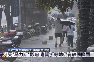 前绿洲主唱回怼维拉球迷：想得英超冠军洗洗睡吧，格10赢得了一切